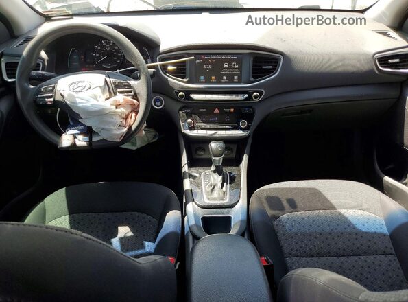 KMHC65LC2HU026839 2017 HYUNDAI IONIQ White Widok deski rozdzielczej