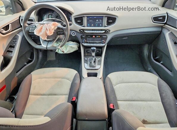 KMHC65LC2HU030745 2017 HYUNDAI IONIQ Черный Вид панели приборов