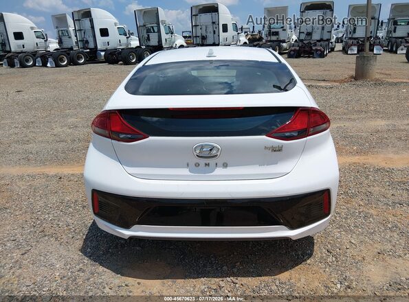 KMHC65LC2JU075593 2018 HYUNDAI IONIQ HYBRID White 