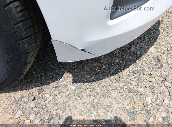 KMHC65LC2JU075593 2018 HYUNDAI IONIQ HYBRID White ხელსაწყოთა პანელის ხედი