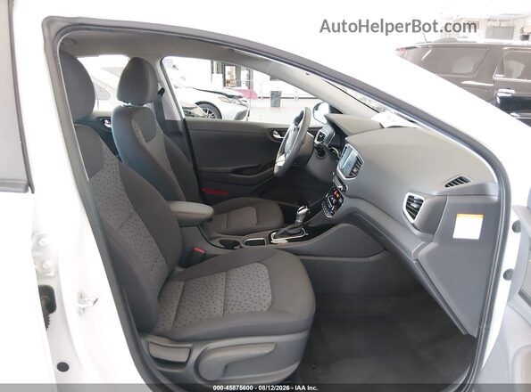 KMHC65LC2KU107072 2019 HYUNDAI IONIQ HYBRID White Front interior view