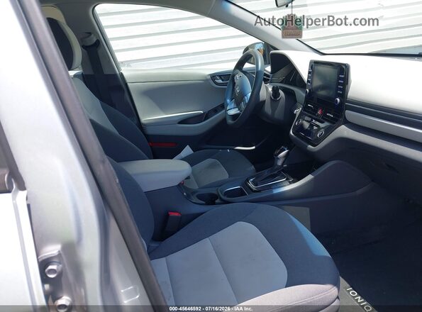 KMHC65LC2LU219842 2020 HYUNDAI IONIQ HYBRID Silver Front interior view