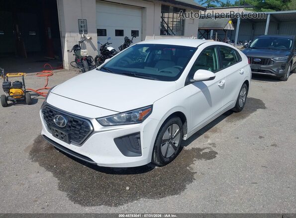 KMHC65LC2MU245455 2021 HYUNDAI IONIQ HYBRID White Առջևի ձախ երեք քառորդ տեսարան
