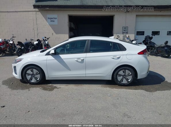 KMHC65LC2MU245455 2021 HYUNDAI IONIQ HYBRID White Սալոնի 360 աստիճան տեսք