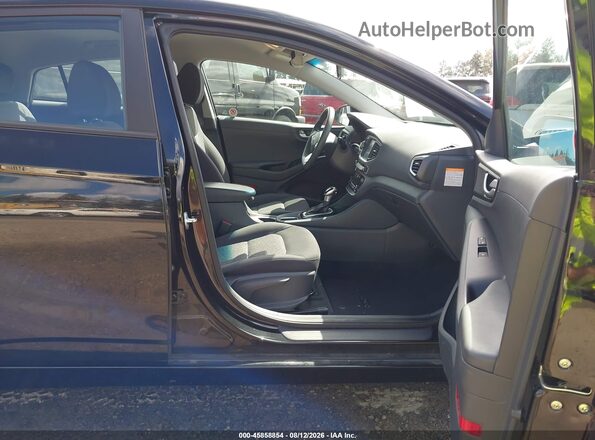 KMHC65LC3JU075568 2018 HYUNDAI IONIQ HYBRID Black Вид салону спереду