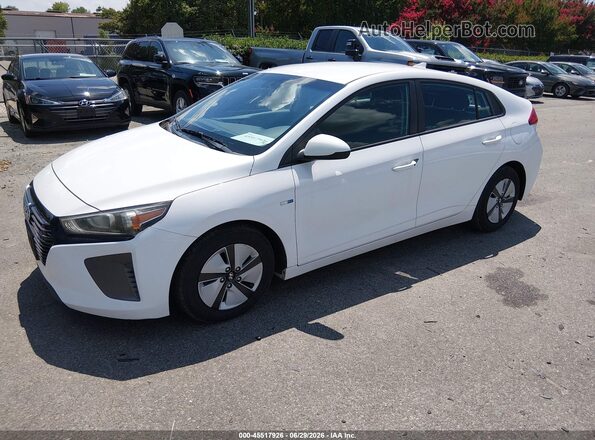 KMHC65LC3JU075800 2018 HYUNDAI IONIQ HYBRID White Передня ліва чверть