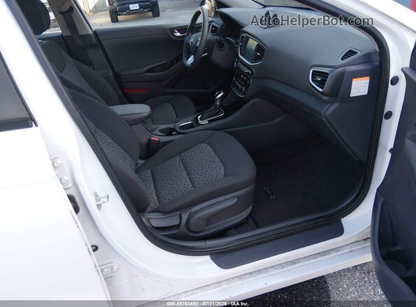 KMHC65LC3KU108196 2019 HYUNDAI IONIQ HYBRID White Вид салону спереду