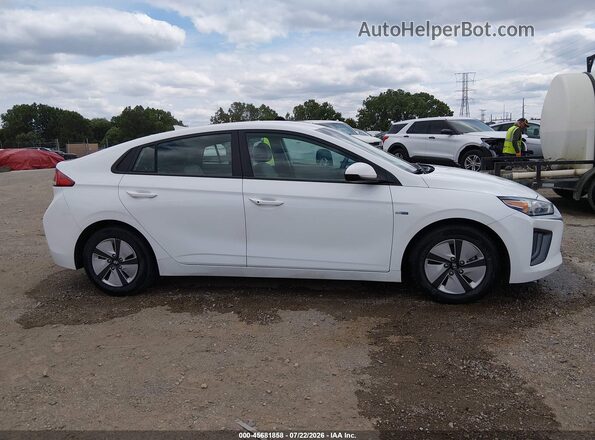 KMHC65LC3LU227917 2020 HYUNDAI IONIQ HYBRID White უკანა სალონის ხედი