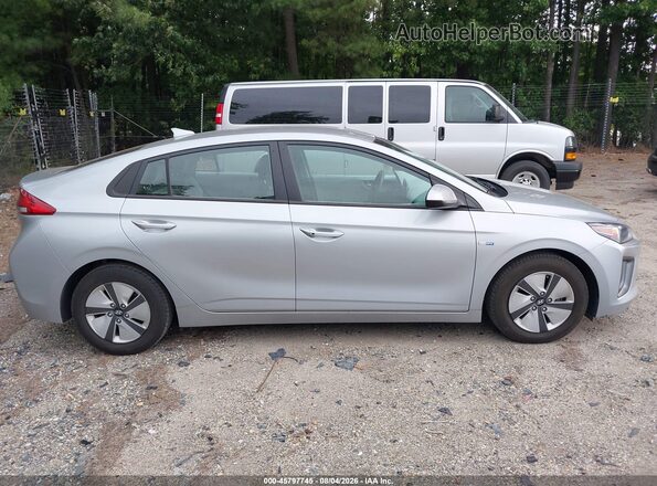 KMHC65LC3LU232860 2020 HYUNDAI IONIQ HYBRID Silver Rear interior view
