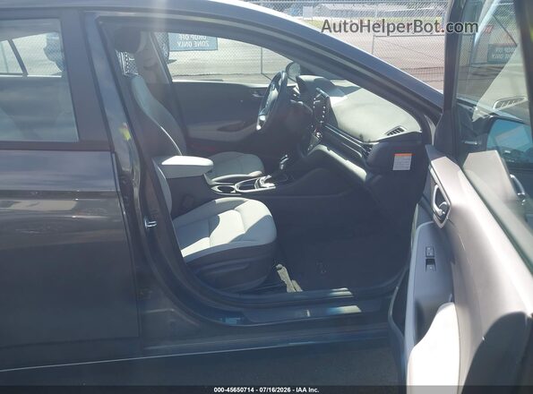 KMHC65LC3MU247277 2021 HYUNDAI IONIQ HYBRID Gray Front interior view