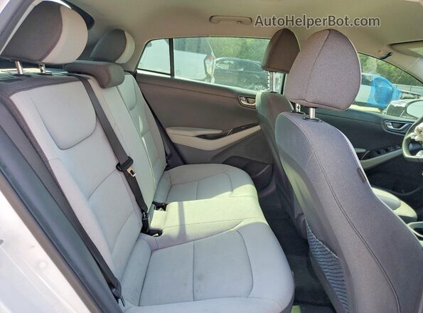 KMHC65LC3MU250180 2021 HYUNDAI IONIQ White Հետևի նստատեղերի տեսք
