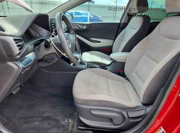 KMHC65LC3MU251670 2021 HYUNDAI IONIQ Красный Вид салона спереди