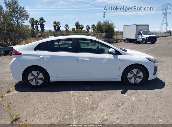 KMHC65LC5KU107082 2019 HYUNDAI IONIQ HYBRID White 