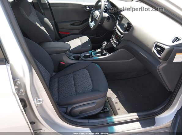KMHC65LC5KU107678 2019 HYUNDAI IONIQ HYBRID Silver Vista interior delantera