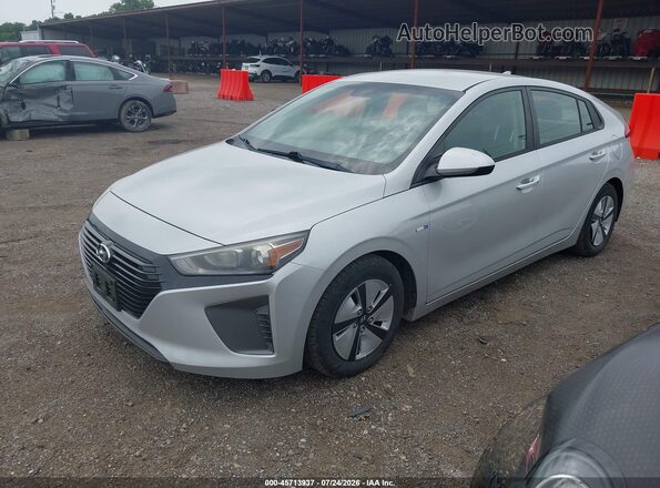 KMHC65LC6JU076102 2018 HYUNDAI IONIQ HYBRID Silver Przód lewy