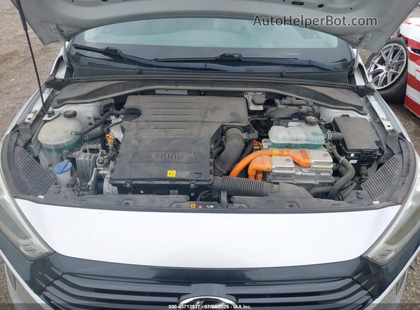 KMHC65LC6JU076102 2018 HYUNDAI IONIQ HYBRID Silver Widok z tyłu
