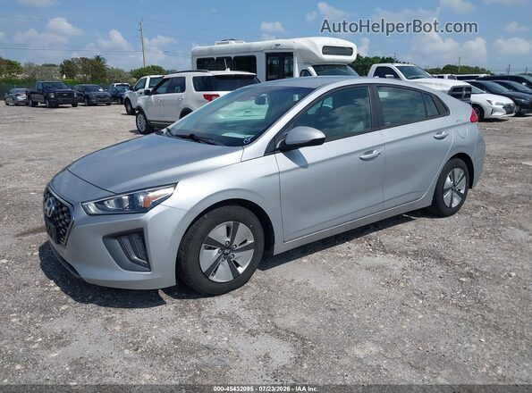 KMHC65LC6MU246804 2021 HYUNDAI IONIQ HYBRID Silver Առջևի ձախ երեք քառորդ տեսարան
