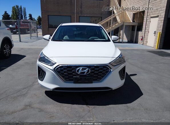 KMHC65LC6MU249217 2021 HYUNDAI IONIQ HYBRID White ხელსაწყოთა პანელის ხედი