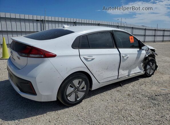 KMHC65LC7JU065271 2018 HYUNDAI IONIQ Белый Задняя правая четверть