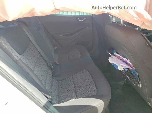 KMHC65LC7JU065271 2018 HYUNDAI IONIQ Белый Вид задних сидений