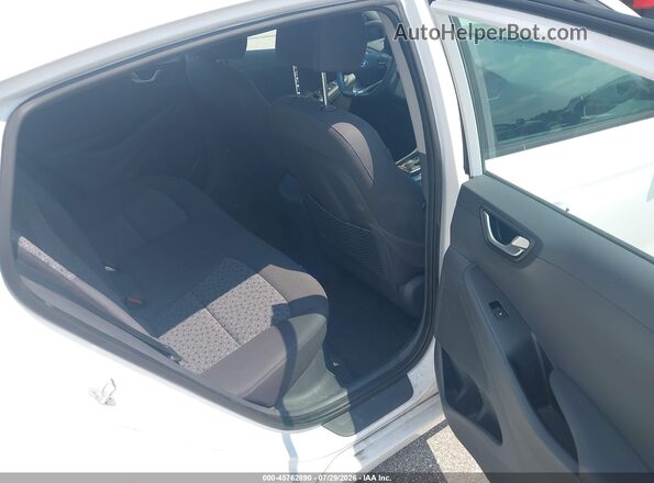 KMHC65LC7JU076318 2018 HYUNDAI IONIQ HYBRID White Widok naklejki z numerem VIN