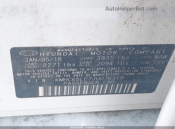 KMHC65LC7JU076318 2018 HYUNDAI IONIQ HYBRID White Widok komory silnika