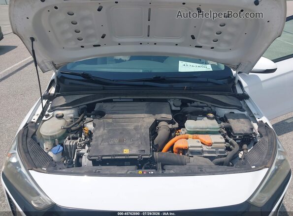 KMHC65LC7JU076318 2018 HYUNDAI IONIQ HYBRID White Widok z tyłu
