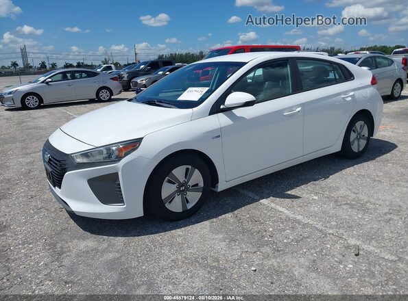 KMHC65LC7JU100715 2018 HYUNDAI IONIQ HYBRID White Передня ліва чверть