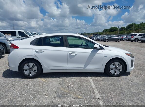 KMHC65LC7JU100715 2018 HYUNDAI IONIQ HYBRID White Вид задньої частини салону
