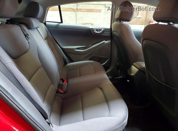 KMHC65LC7LU214958 2020 HYUNDAI IONIQ Red Widok tylnych siedzeń