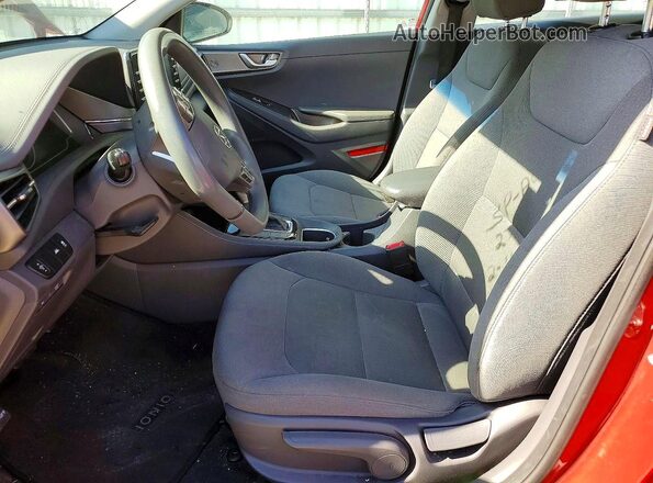 KMHC65LC7LU227757 2020 HYUNDAI IONIQ Красный Вид салона спереди