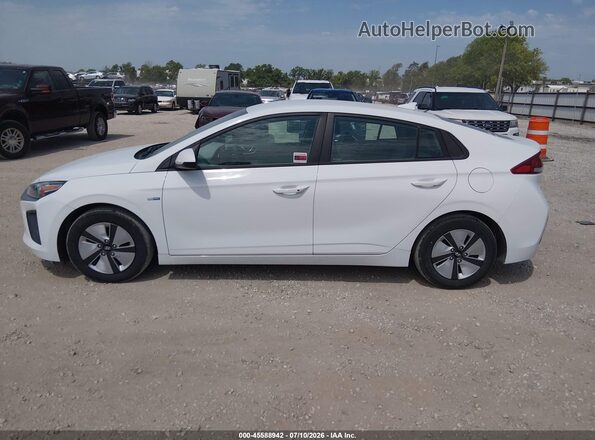 KMHC65LC7LU233574 2020 HYUNDAI IONIQ HYBRID White Вид задньої частини салону