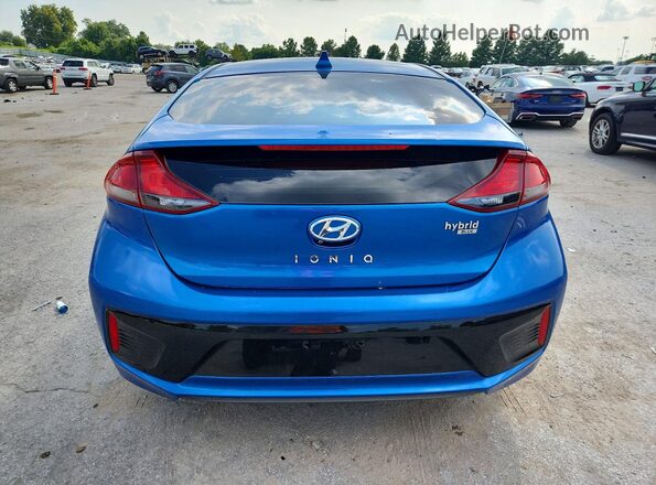 KMHC65LC8HU022150 2017 HYUNDAI IONIQ Синий Вид салона спереди