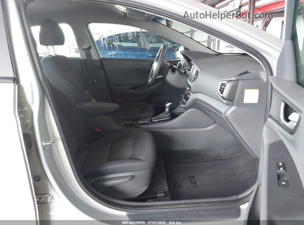 KMHC65LC8JU075159 2018 HYUNDAI IONIQ HYBRID Silver წინა სალონის ხედი