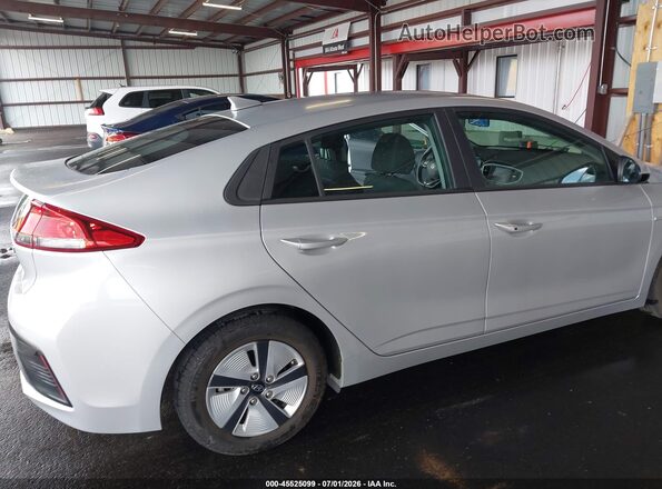 KMHC65LC8JU075159 2018 HYUNDAI IONIQ HYBRID Silver წინა ხედი