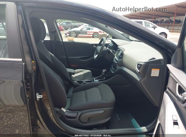 KMHC65LC8JU076487 2018 HYUNDAI IONIQ HYBRID Black Front interior view