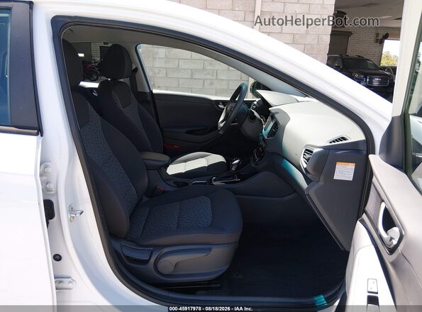 KMHC65LC8KU107027 2019 HYUNDAI IONIQ HYBRID White Вид салону спереду