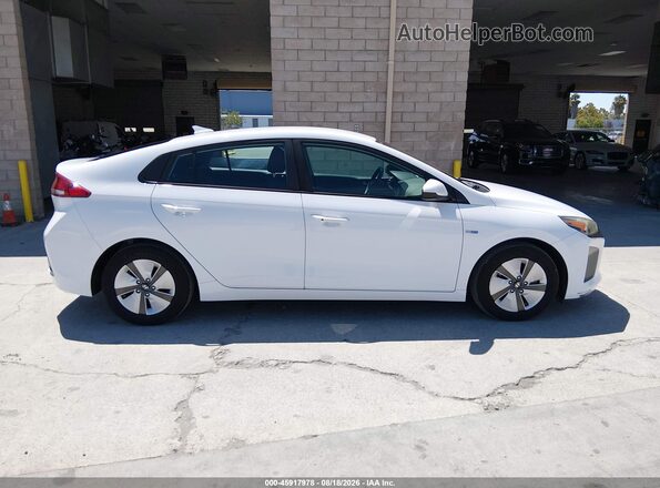 KMHC65LC8KU107027 2019 HYUNDAI IONIQ HYBRID White 