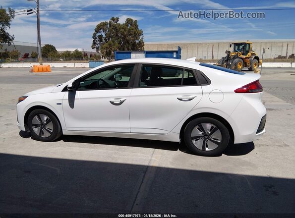 KMHC65LC8KU107027 2019 HYUNDAI IONIQ HYBRID White 
