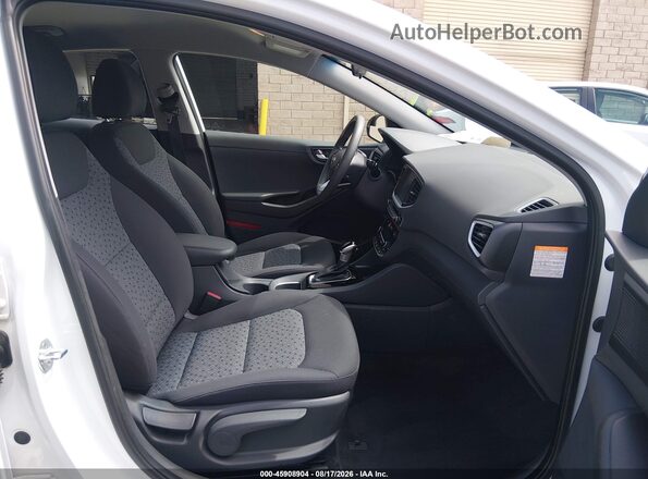 KMHC65LC8KU107092 2019 HYUNDAI IONIQ HYBRID White Widok wnętrza z przodu