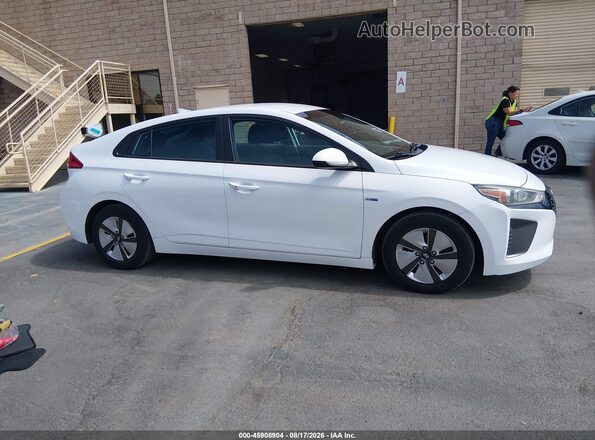 KMHC65LC8KU107092 2019 HYUNDAI IONIQ HYBRID White Widok wnętrza 360 stopni