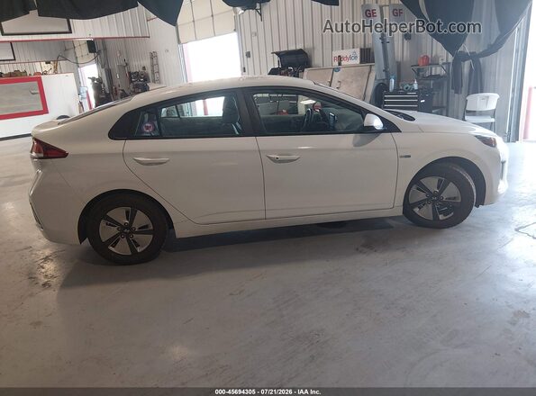 KMHC65LC8LU220283 2020 HYUNDAI IONIQ HYBRID White Widok wnętrza z tyłu