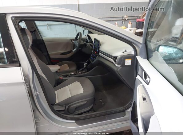 KMHC65LC8LU221739 2020 HYUNDAI IONIQ HYBRID Silver Սալոնի դիմացի տեսք