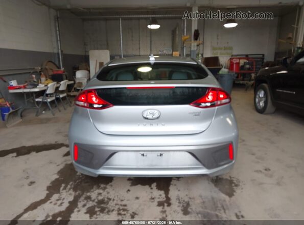 KMHC65LC8LU221739 2020 HYUNDAI IONIQ HYBRID Silver 