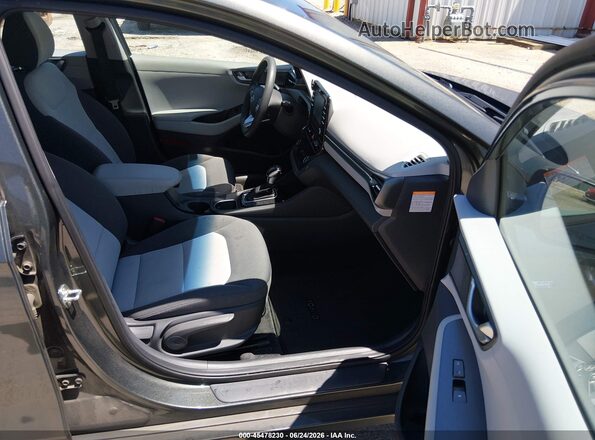 KMHC65LC8LU221823 2020 HYUNDAI IONIQ HYBRID Gray Front interior view