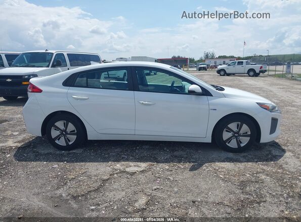 KMHC65LC8LU233311 2020 HYUNDAI IONIQ HYBRID White Rear interior view