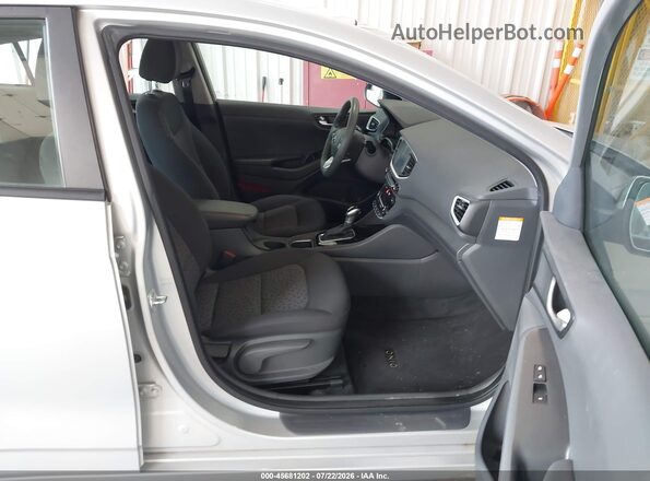 KMHC65LC9KU106887 2019 HYUNDAI IONIQ HYBRID Silver Սալոնի դիմացի տեսք