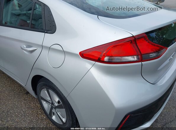 KMHC65LC9KU106887 2019 HYUNDAI IONIQ HYBRID Silver Սալոնի 360 աստիճան տեսք