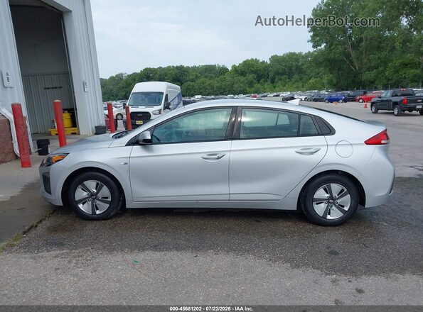KMHC65LC9KU106887 2019 HYUNDAI IONIQ HYBRID Silver 