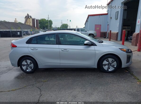 KMHC65LC9KU106887 2019 HYUNDAI IONIQ HYBRID Silver 